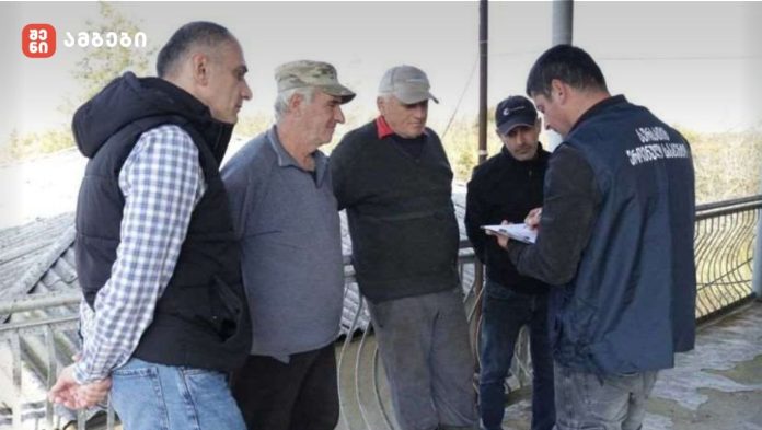 მოზამთრეობის ფაზაში მყოფი აზიური ფაროსანას გავრცელების არეალისა და რაოდენობის დადგენის მიზნით, დაიწყო მონიტორინგი, რაც საკარმიდამო ნაკვეთების, საცხოვრებელი სახლების, დამხმარე შენობა-ნაგებობებისა და მიტოვებული შენობების დათვალიერებას და მავნებლის ლოკალურ განადგურებას ითვალისწინებს