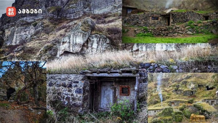 მარნები სოფელ ჭაჭკარიდან - სოფელში, გარდა დაზიანებული ტერასებისა და 50–მდე კლდეში ნაკვეთი საწნახელისა, შემორჩენილია ოთხსაუკუნოვანი ვაზიც