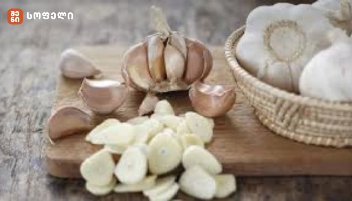 მითია თუ რეალობა, რომ უზმოზე ერთი კბილი ნივრის გადაყლაპვა კარგია იმუნიტეტისთვის