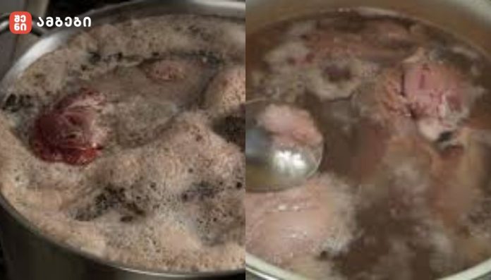 რაზე მიუთითებს ხორცის ხარშვის დროს ქაფი და უნდა მოვაშოროთ თუ არა იგი - სპეციალისტის რჩევა