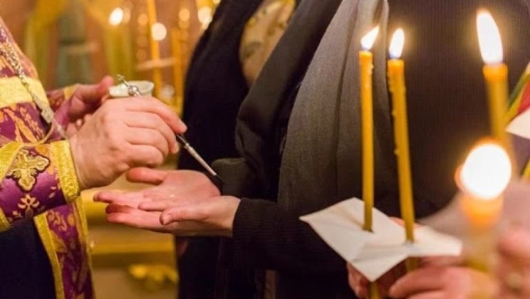 შვიდგზის ზეთისცხება შვიდი საიდუმლოდან ერთ-ერთია და ყოველთვის დიდ მარხვაში ტარდება – ვისთვის შეიძლება და ვისთვის არა შვიდგზის ზეთისცხება – ეს ბევრმა არ იცის