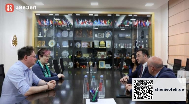„მადლობა მინდა გადაგიხადოთ, ჩინეთში ქართული ღვინის პოპულარიზაციაში შეტანილი წვლილისთვის. ჩვენთვის მნიშვნელოვანია, ჩინეთში ქართული ღვინის ცნობადობის ამაღლება“-დავით სონღულაშვილი